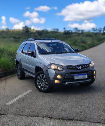 FIAT PALIO 1.8 MPI ADVENTURE WEEKEND 16V FLEX 4P AUTOMATIZADO